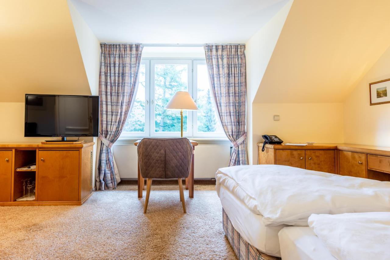 Hammerschmiede 4*